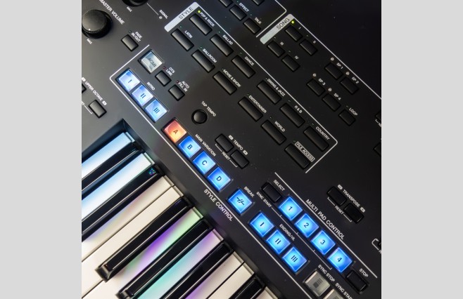 Used Yamaha Tyros 4SE Limited Edition & MS04 Speakers Ultimate Bundle (SN:BASH01025) - Image 4